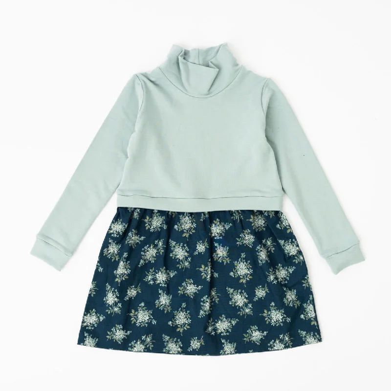 Elegant and noble Thimble Funnel Sweatshirt Dress in Glacier Corsage