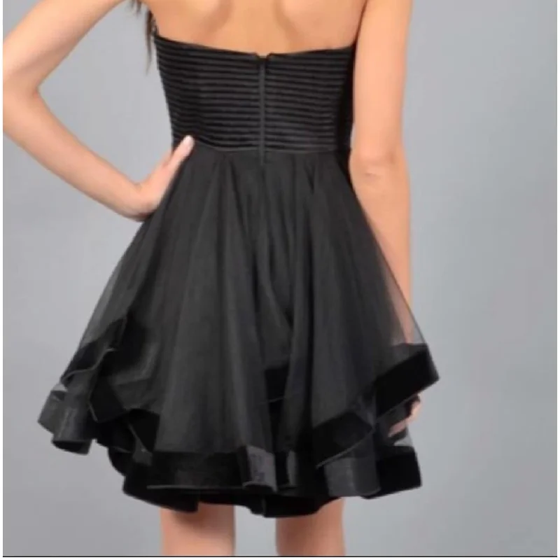 Chic Relaxation Blondie Women's Sleeveless Strapless Mini Formal Fit Flare Dress Black Size 3