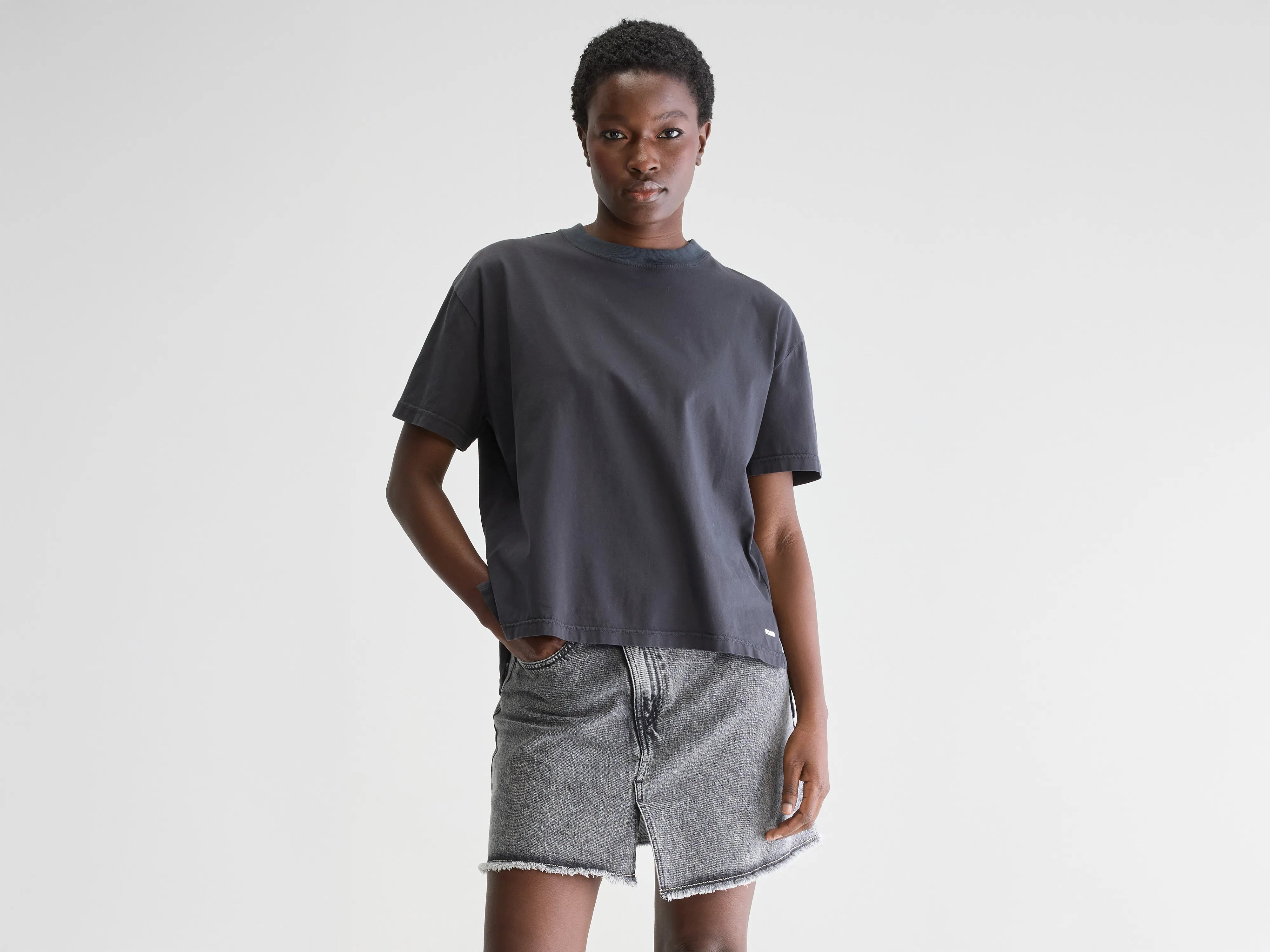 Single-shoulder Neck Design Felio short-sleeve t-shirt (251 / W / BLACK BEAUTY)