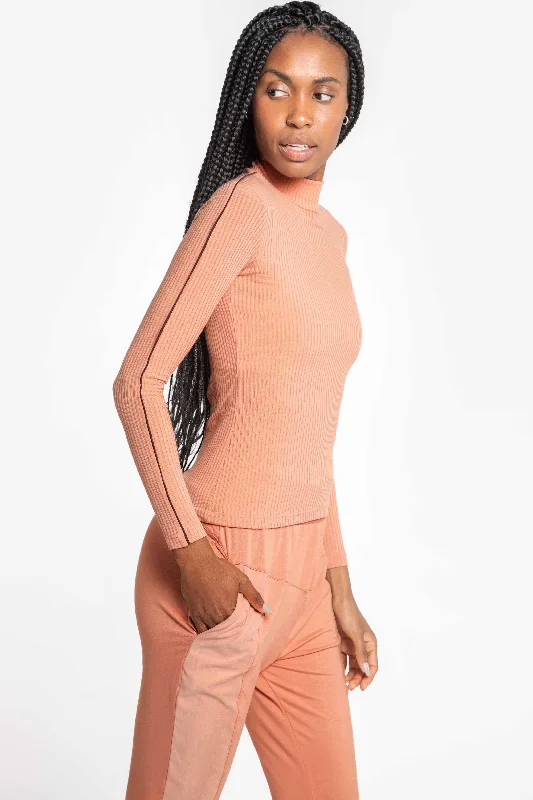 Classic Series Minimal Lines Blouse