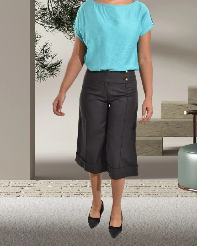 Trendy and versatile Ladies Charcoal Capri Pants