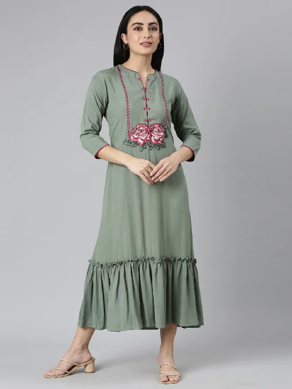 Cozy Outfit Neerus Green Flared Casual Solid Maxi Dresses