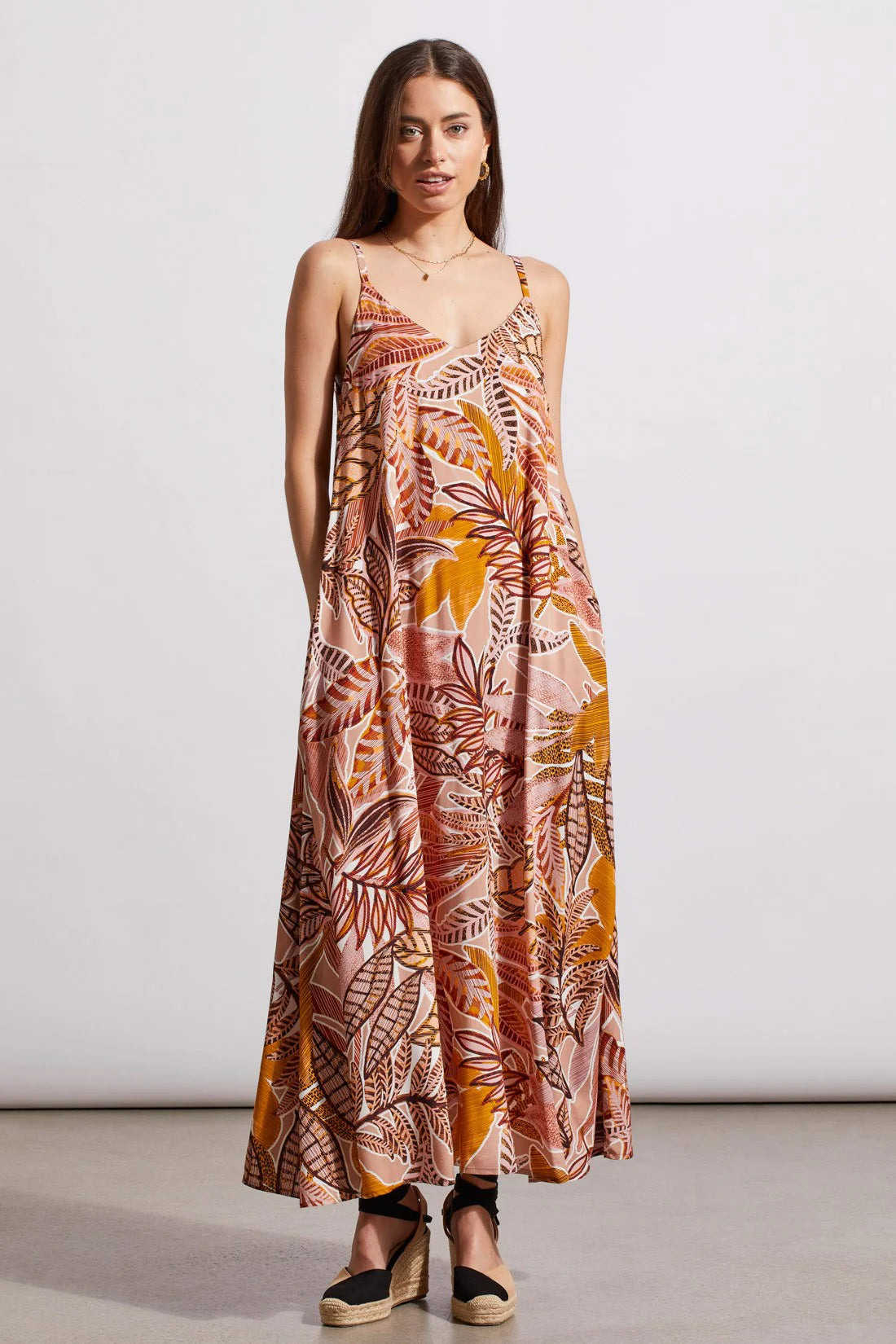 Thin Design Tri 876O Flowy Maxi dress