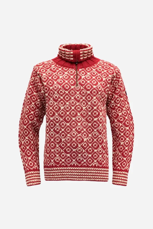 Dressing Tips Devold - Svalbard Sweater - Hindberry