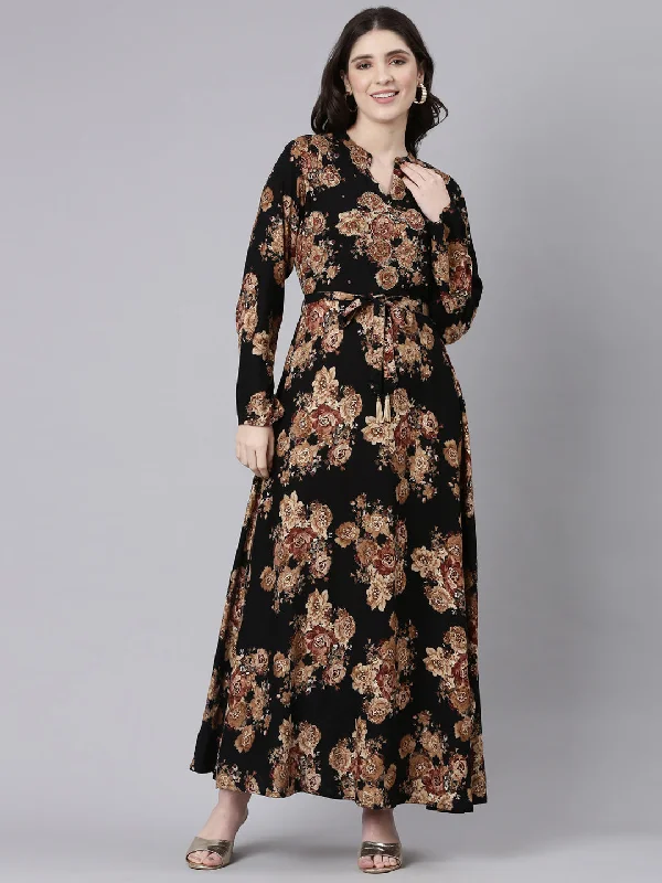 High-end atmosphere Neeru's Black Straight Casual Striped Maxi Dresses