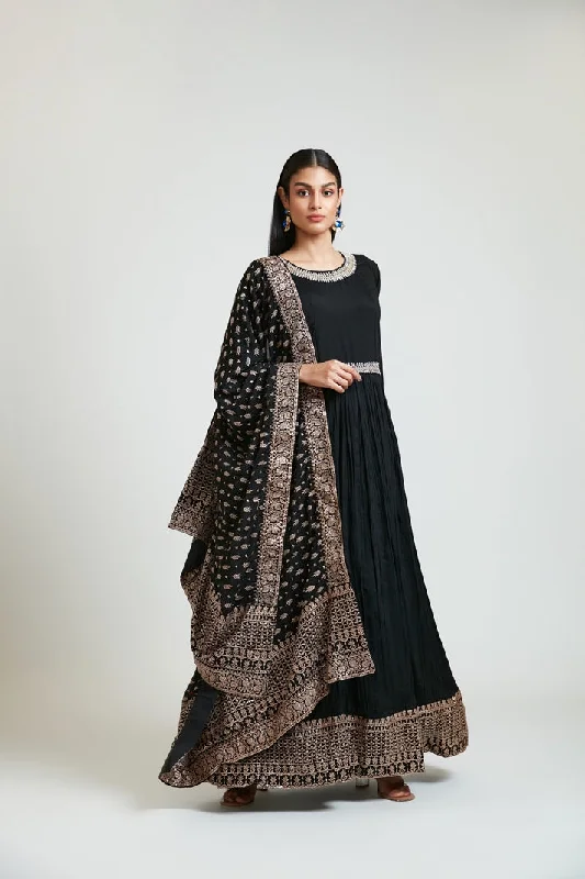 Romantic Data Neeru's Women Silk Black Dress