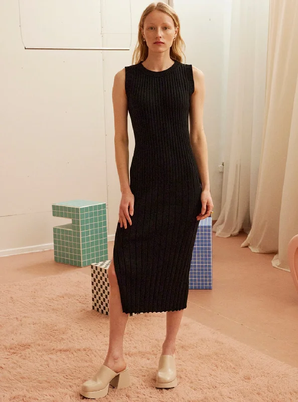 Casual Comfort Upė Cotton Dress - Black