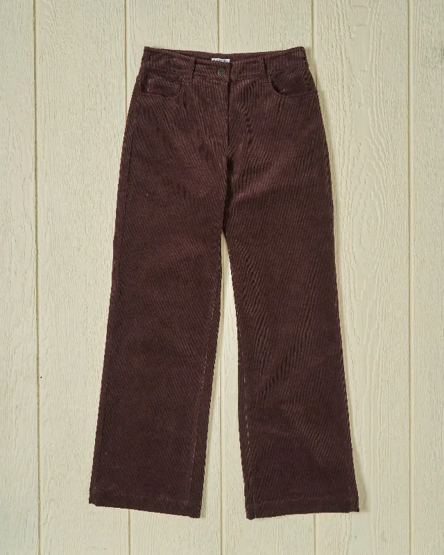Urban Style Women's Five Pocket Pant in Brown Corduroy