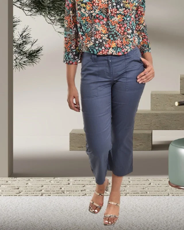 Fashionable and versatile Ladies Navy Capri Pants