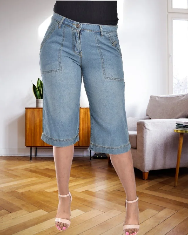 Sexy Fun Ladies Light Denim Capris