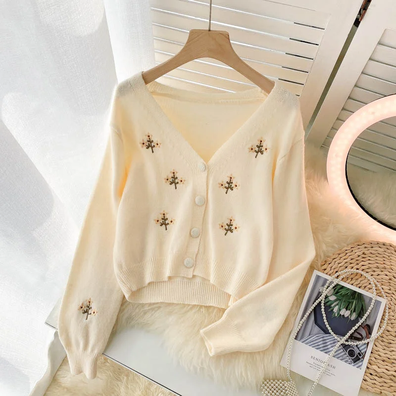 Editorial Design Cute knitted long sleeve short sweater  012